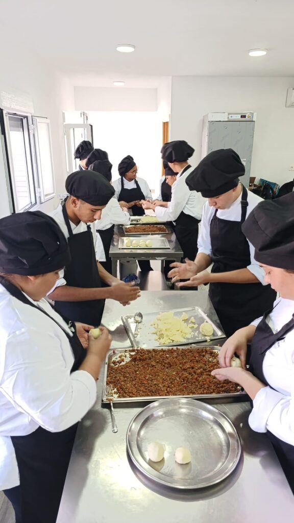 Ciclo de Formación Profesional básico de Cocina y Restauración en el IES Villavieja de Berja. 1 IMG 20241018 WA0007